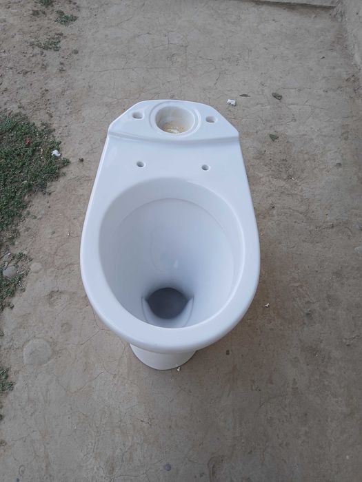 Б/у унитаз сотилади. Без бачок
