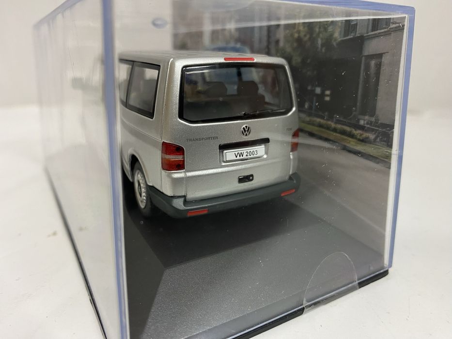VOLKSWAGEN T5 an 2003 machetă auto scara 1:43 (11 cm) IXO/Altaya