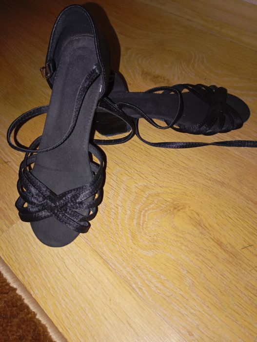 Спортивно-бальные костюмы