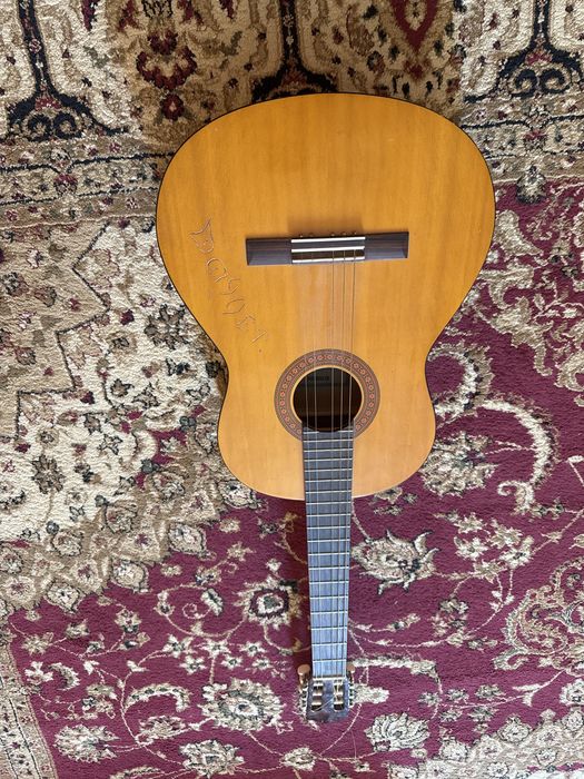 Гитара YAMAHA C40 оригинал.