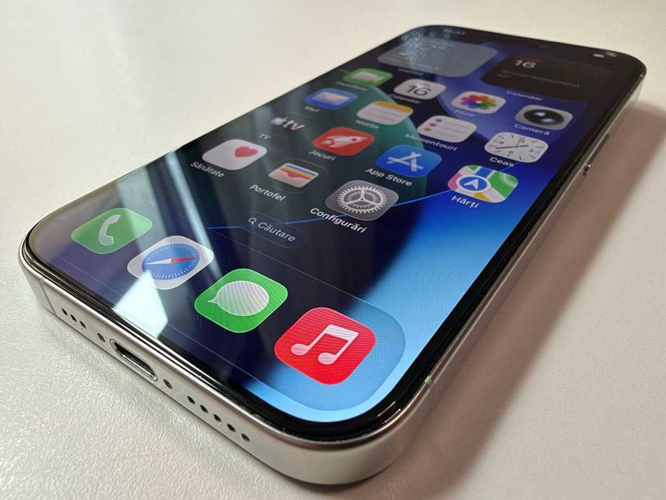  Apple / iPhone 15 Pro 128 Gb / White Titanium