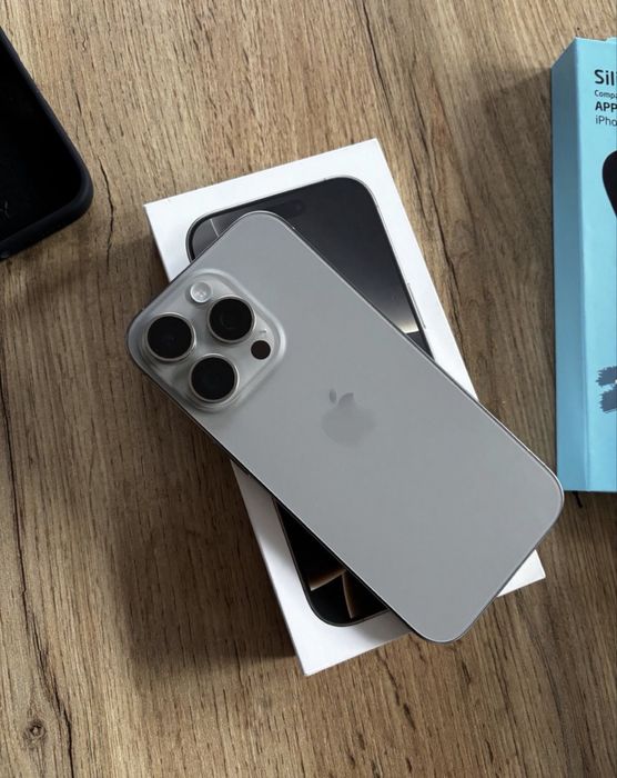 Iphone 15 pro 128gb (84%)