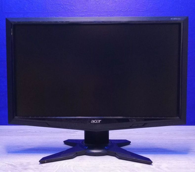 Продам компьютер монитор