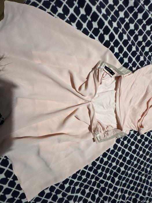 Красива рокля Amia/Амия