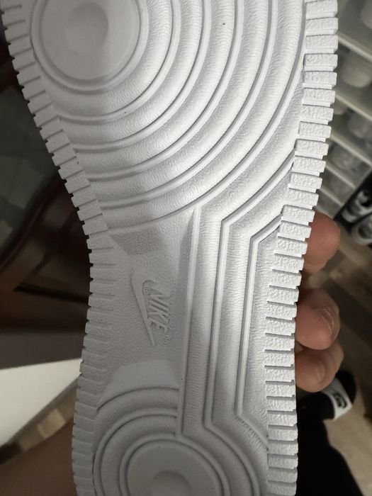 Adidasi nike nepurtati