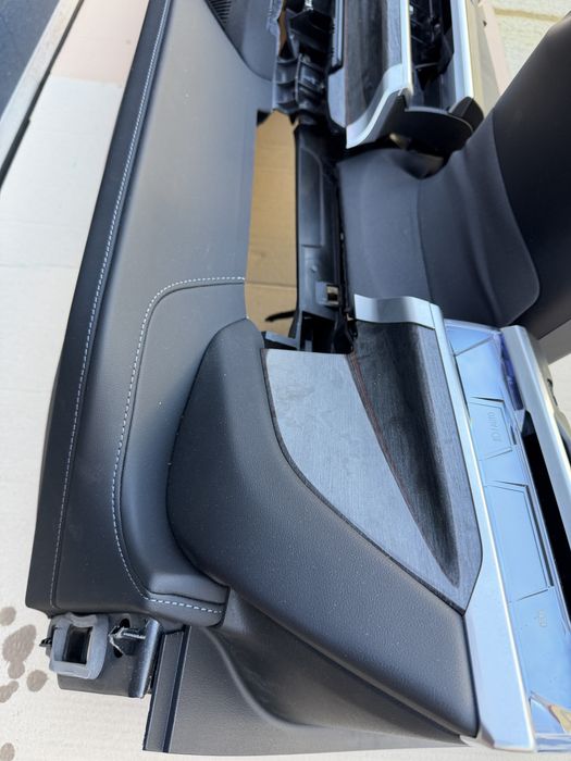 Plansa bord BMW seria  7 G70  impecabila