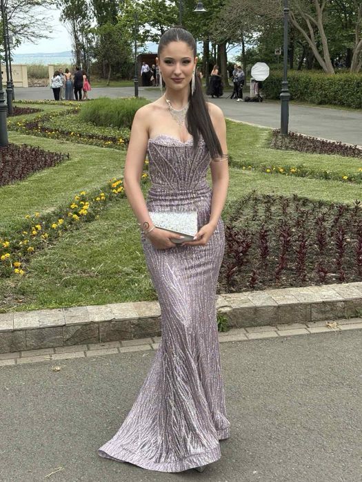 Абитуриентска рокля