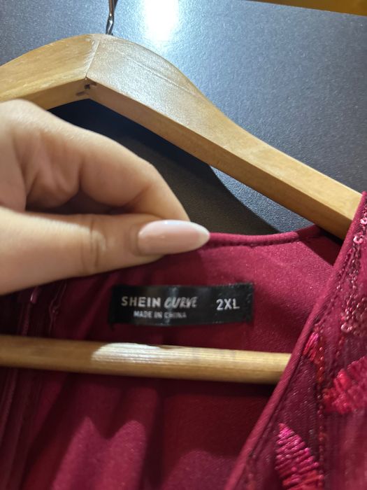 Офицялна ефекна рокля