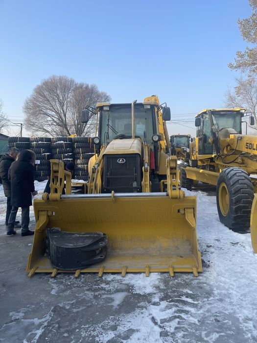 Экскаватор-погрузчик услуги