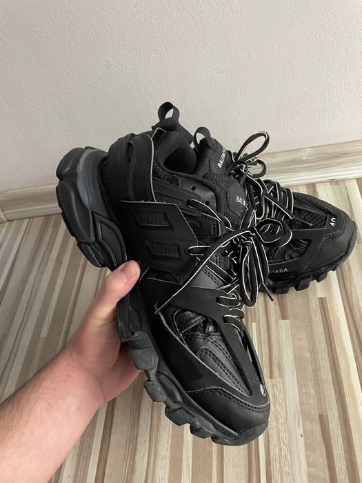 Balenciaga Track 40