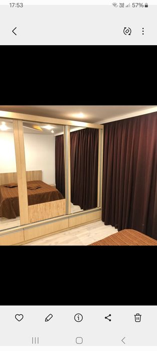 Apartament  cu trei camere de vânzare în Gaesti.