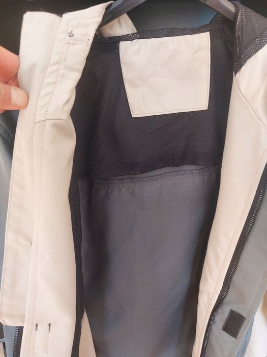 Geaca primăvara nike