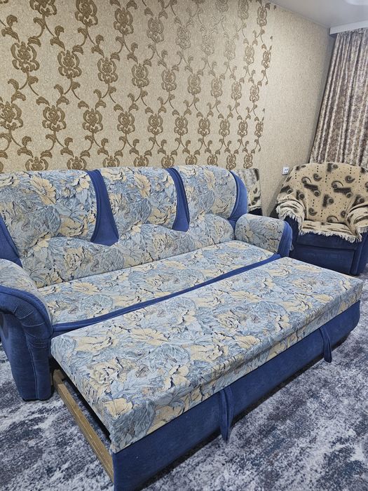 Продаются диваны 1+2+3  б/у