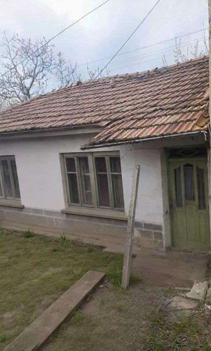 Къща на село  с голяма градина
