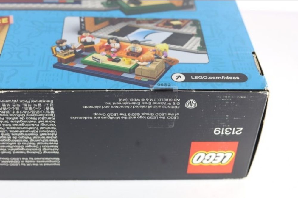 LEGO Ideas 21319 Friends Central Perk pentru 16+ Ani 1070buc