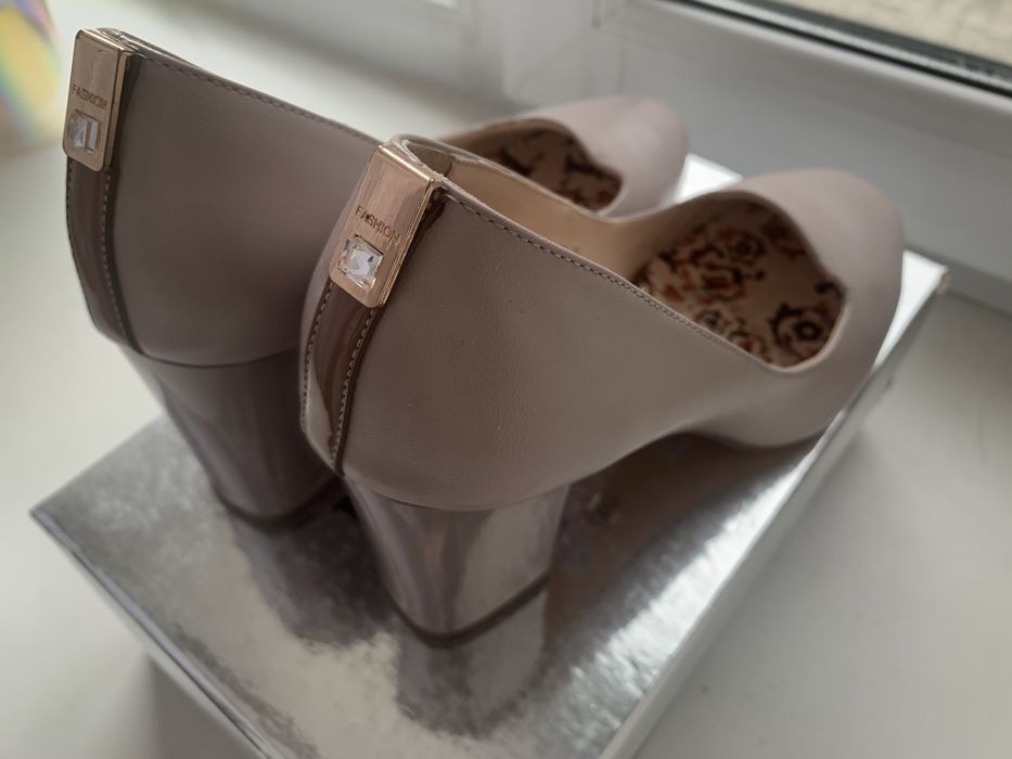 Женские туфли