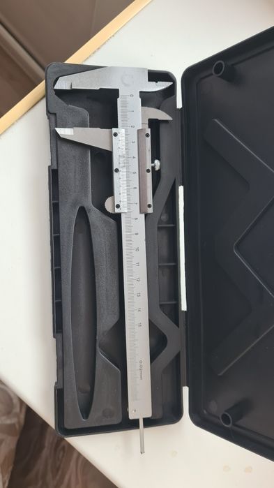 Штангенциркуль с кейсом