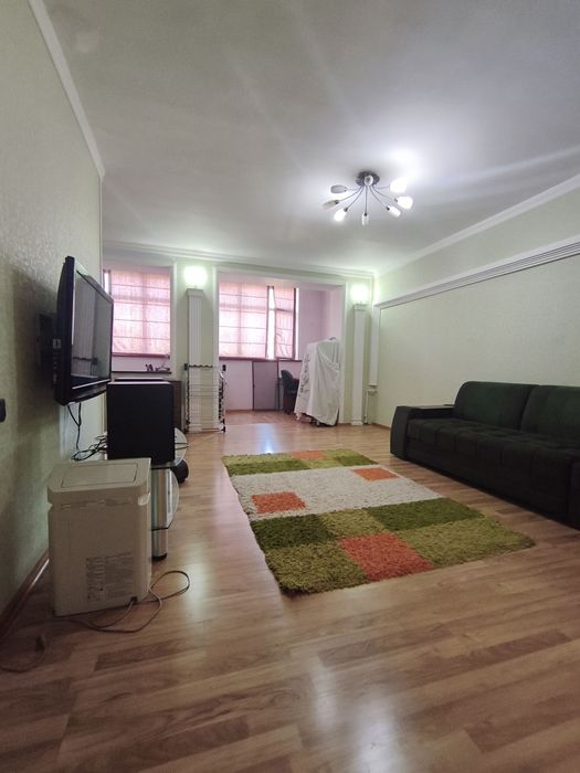 2 х ком на Ц 5 Аллайский ,банк Ипак йули метро Абдулла Кодири