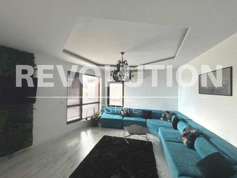 Тристаен апартамент за КРАТКОСРОЧНО в района на Център!