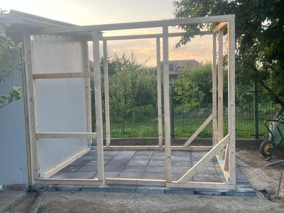 Amenajări interioare-exterioare