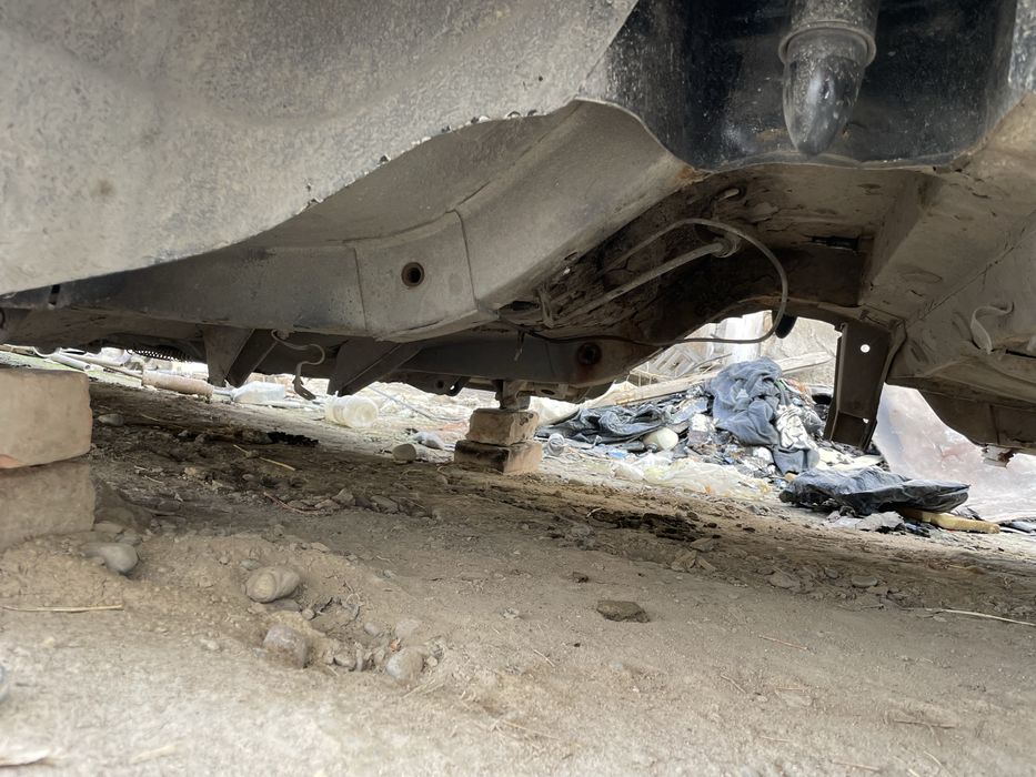 Ваз 2103 кузов бутун, суяглари, лонжеронлари зор