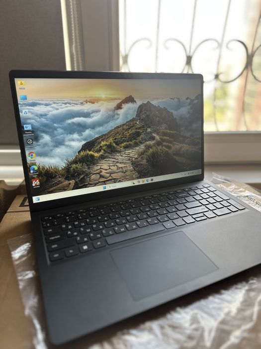 Dell VOSTRO 3520 |новый ноутбук