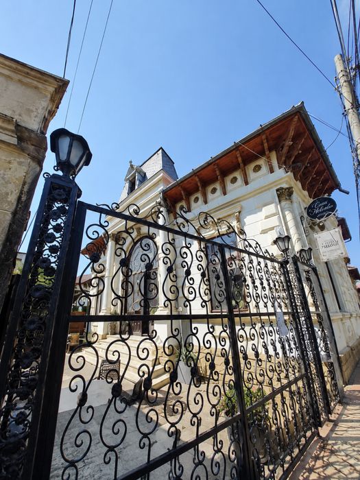 Casă deosebită în Călărași | 288 mp + 600 mp teren |  Casa Heliade Călărași