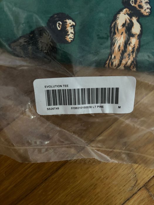 Оригинална, чисто нова Supreme тениска Evolution Tee ( SS26 )