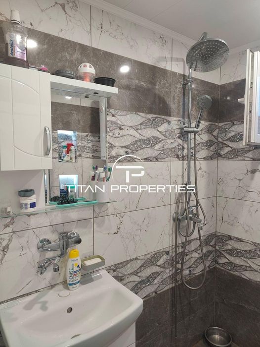 Двустаен апартамент  в кв. Долно Езерово