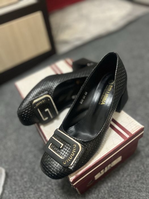 Korea arginal tufli 38 razmer