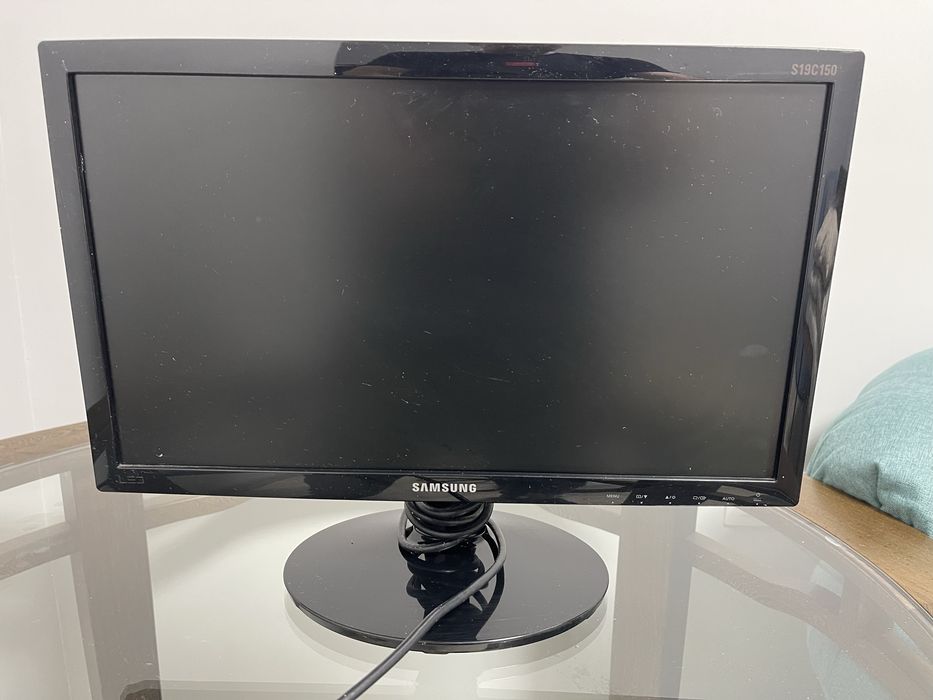 Монитор Samsung S19C150N