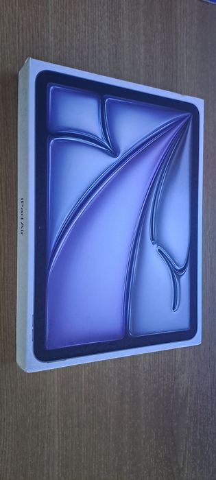 Vând Apple iPad Air 11" (M4) Wi-Fi, 128 GB –Nou  Sigilat