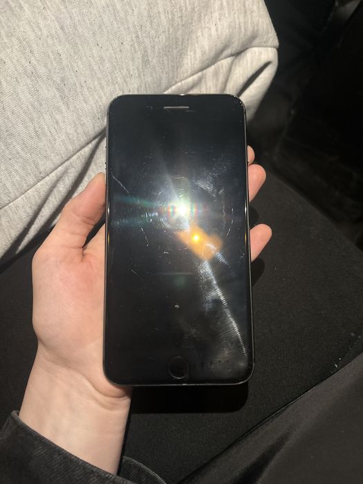 Срочно Продаю Айфон 8+