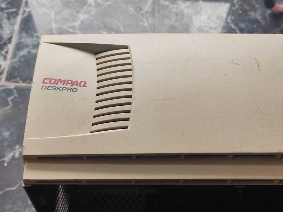 Стар компютър compaq deskpro series pd1005