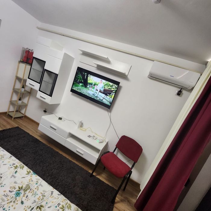 Vand garsoniera, etaj 4 cu lift, Hipodrom, capatul lui 2, blocul nou Concivia