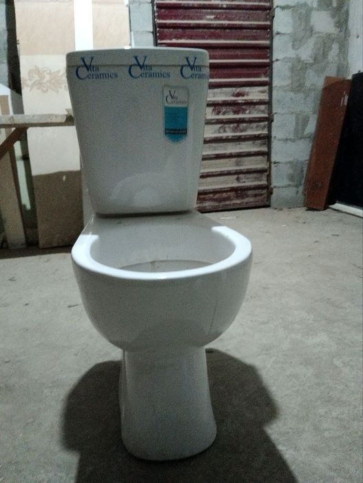 Продаю комплект: умывальник и унитаз