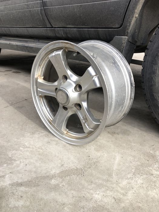 Диски R17.  Крепеж 5,150 Лексус