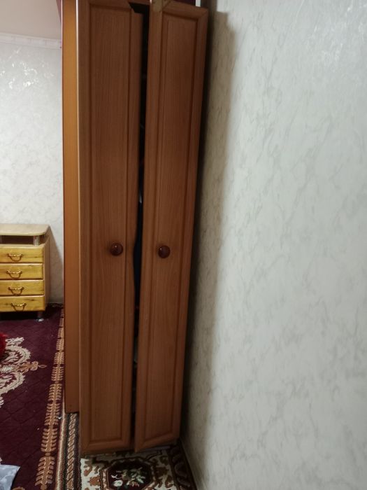 Тумбочка холати утра бакуват