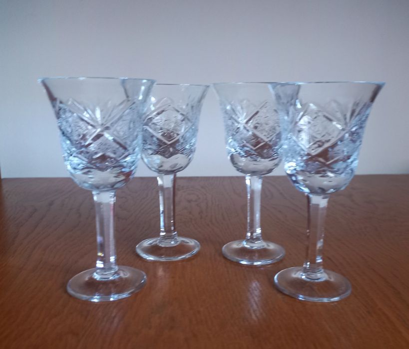 Pahare ( 2 tipuri)din cristal fin Bohemia