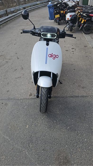 Închiriez scutere electrice 125cc