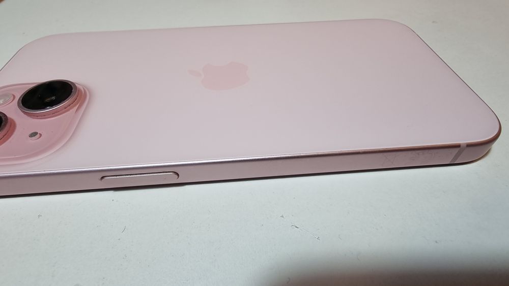 IPhone 15 pink 256GB + 23 калъфи+протектори за камера