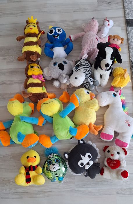 Lot jucarii din plus 18 buc