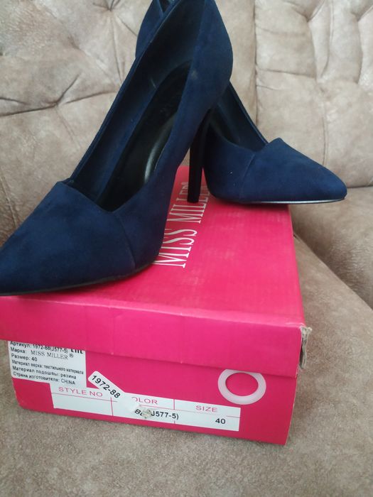 Новые туфли замша 40 размер