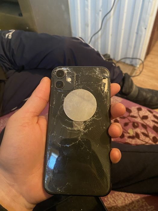 Продам Айфон 11 128 гб