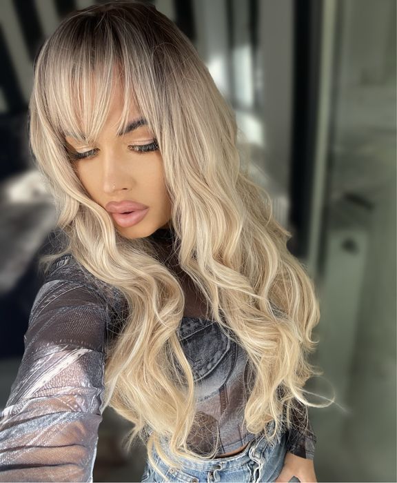 Peruca lunga blonda cu suvite