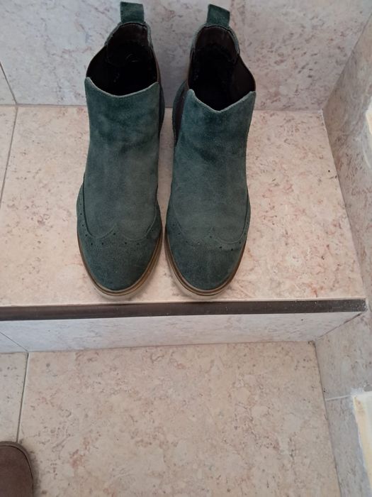 боти на платформа и Зелени велурени боти