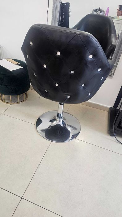 Scafa coafor, scaune