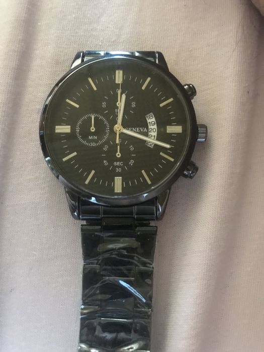 Продавам часовници имам над 23 вида