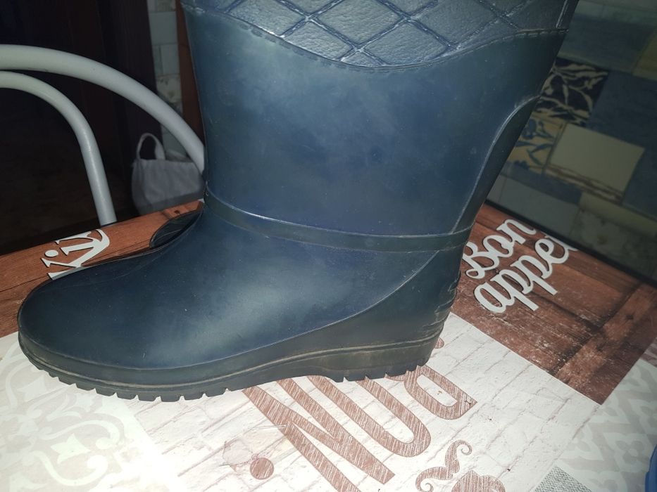 Сапоги  резиновые  женские 37размера