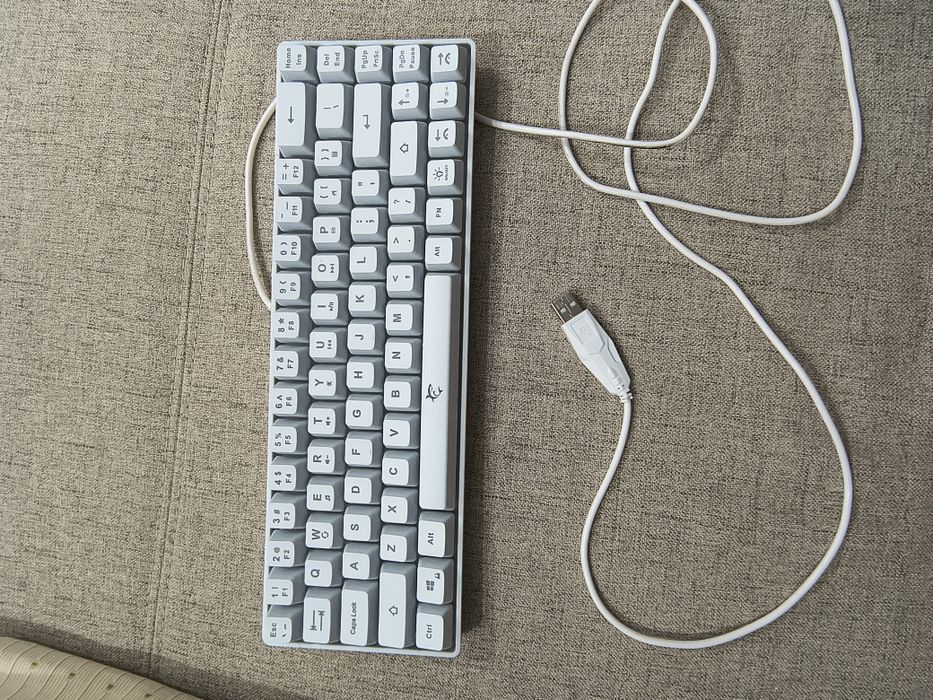 Mouse, tastatura, căști